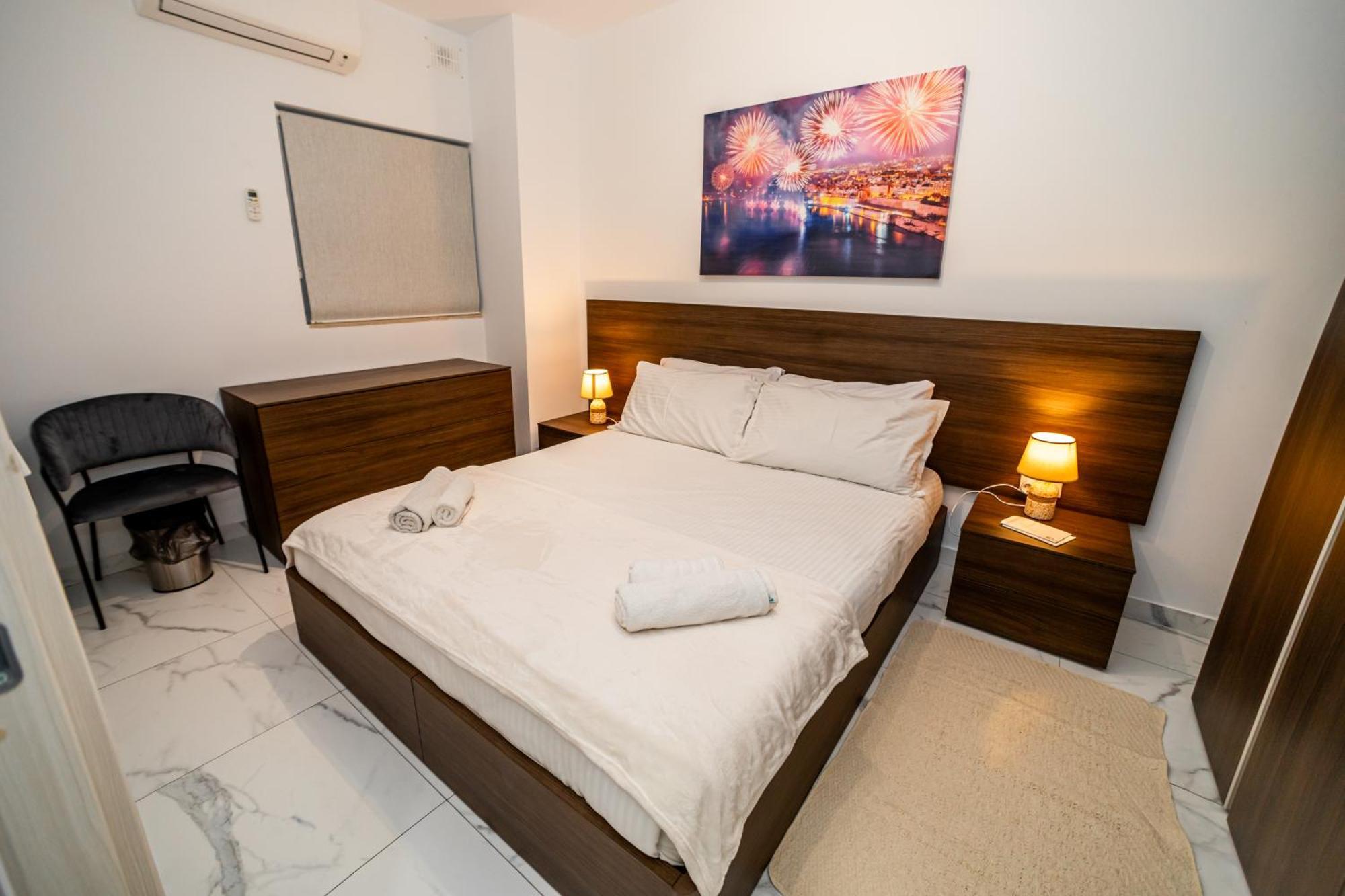 Sea Breeze, Spacious 2-Bedroom Lux Seaside Apartments San Pawl il-Baħar Eksteriør bilde