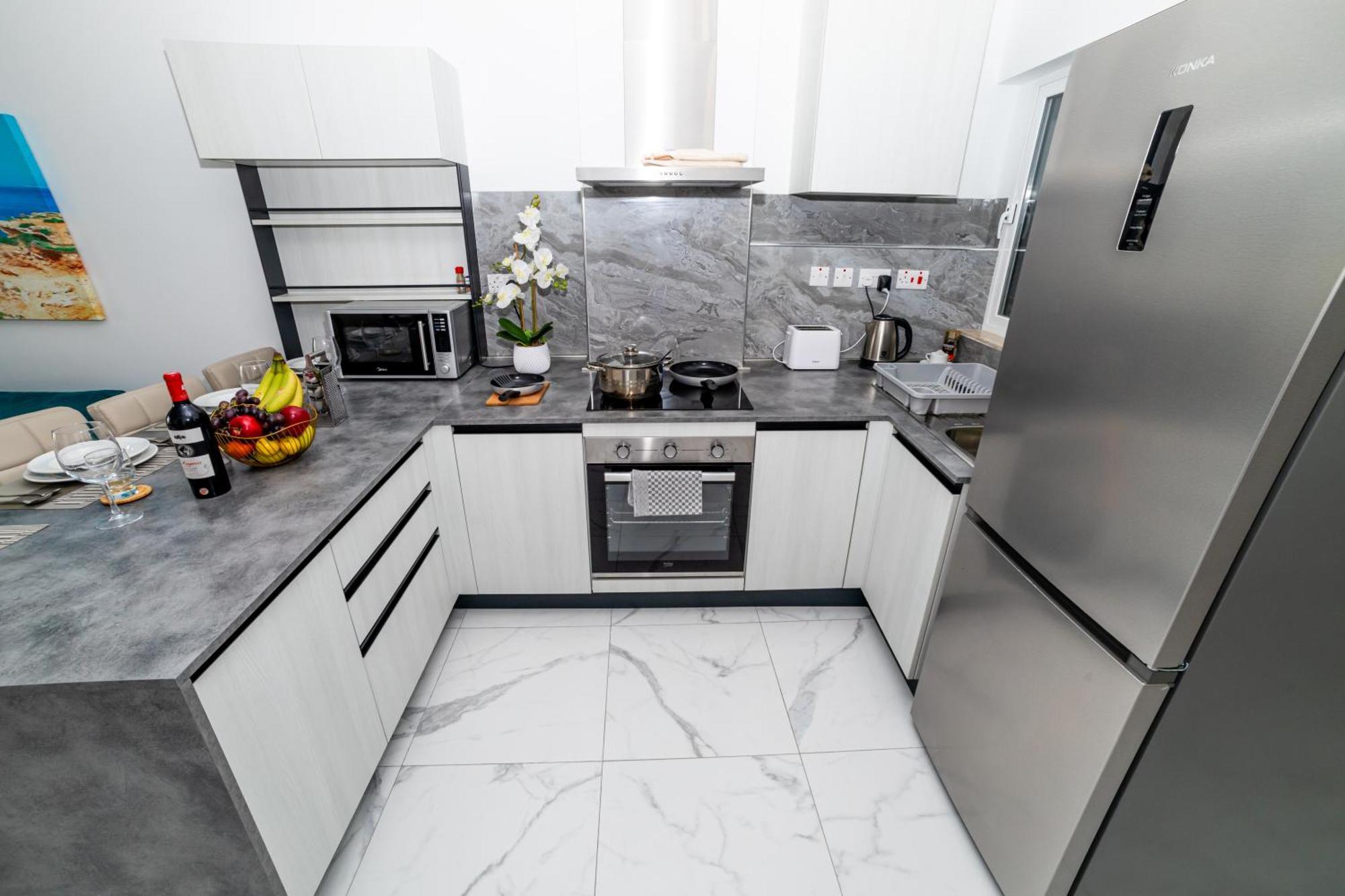 Sea Breeze, Spacious 2-Bedroom Lux Seaside Apartments San Pawl il-Baħar Eksteriør bilde