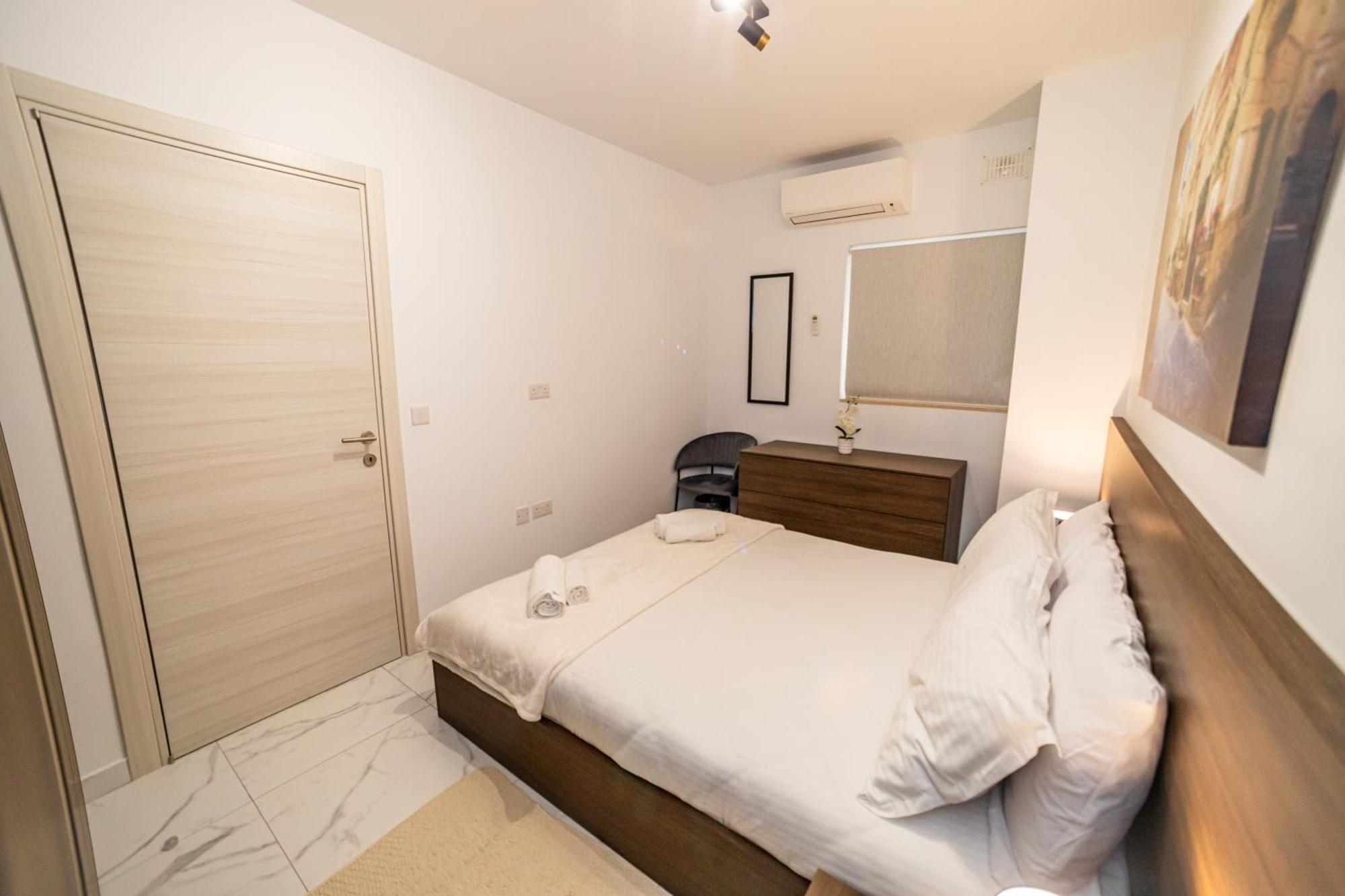 Sea Breeze, Spacious 2-Bedroom Lux Seaside Apartments San Pawl il-Baħar Eksteriør bilde