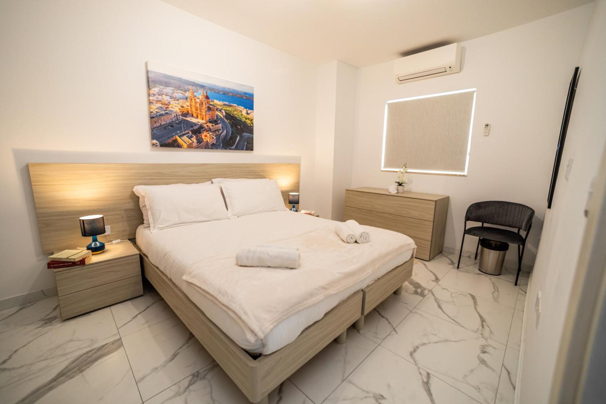 Sea Breeze, Spacious 2-Bedroom Lux Seaside Apartments San Pawl il-Baħar Eksteriør bilde