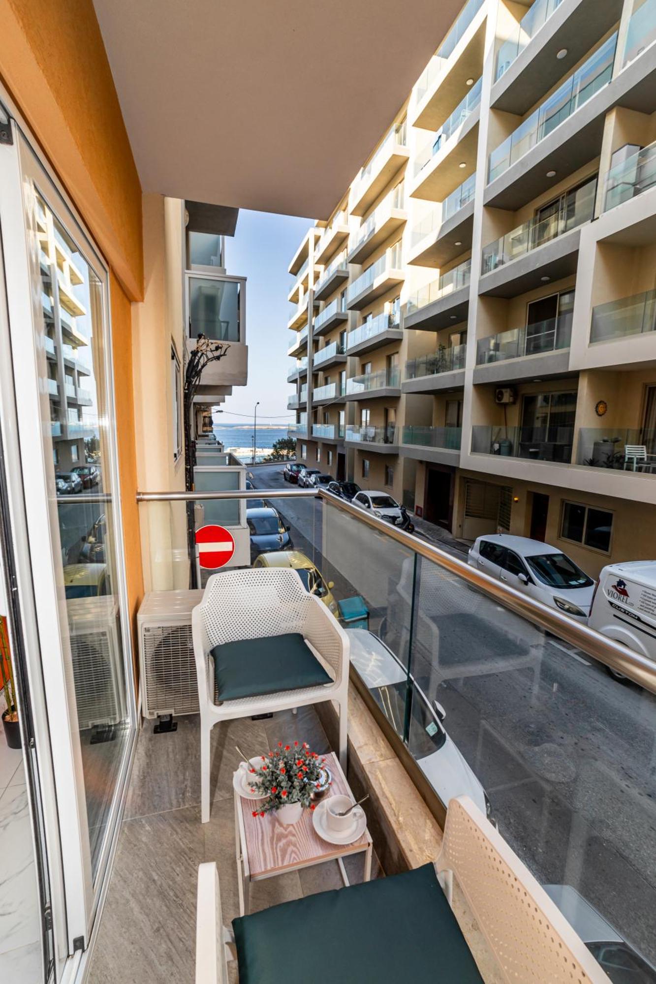Sea Breeze, Spacious 2-Bedroom Lux Seaside Apartments San Pawl il-Baħar Eksteriør bilde