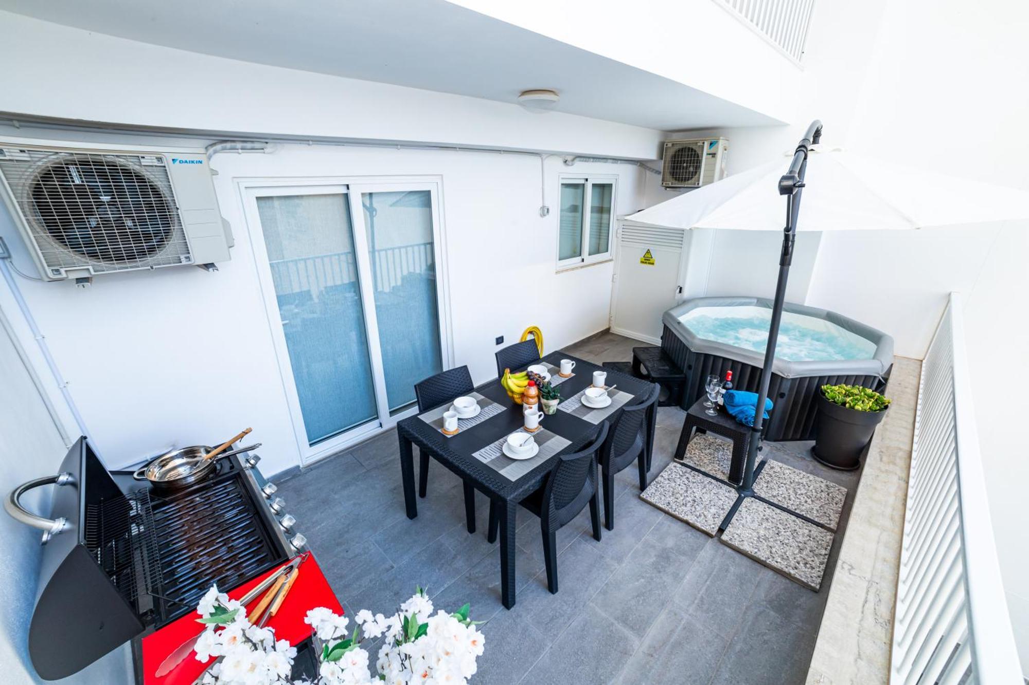Sea Breeze, Spacious 2-Bedroom Lux Seaside Apartments San Pawl il-Baħar Eksteriør bilde